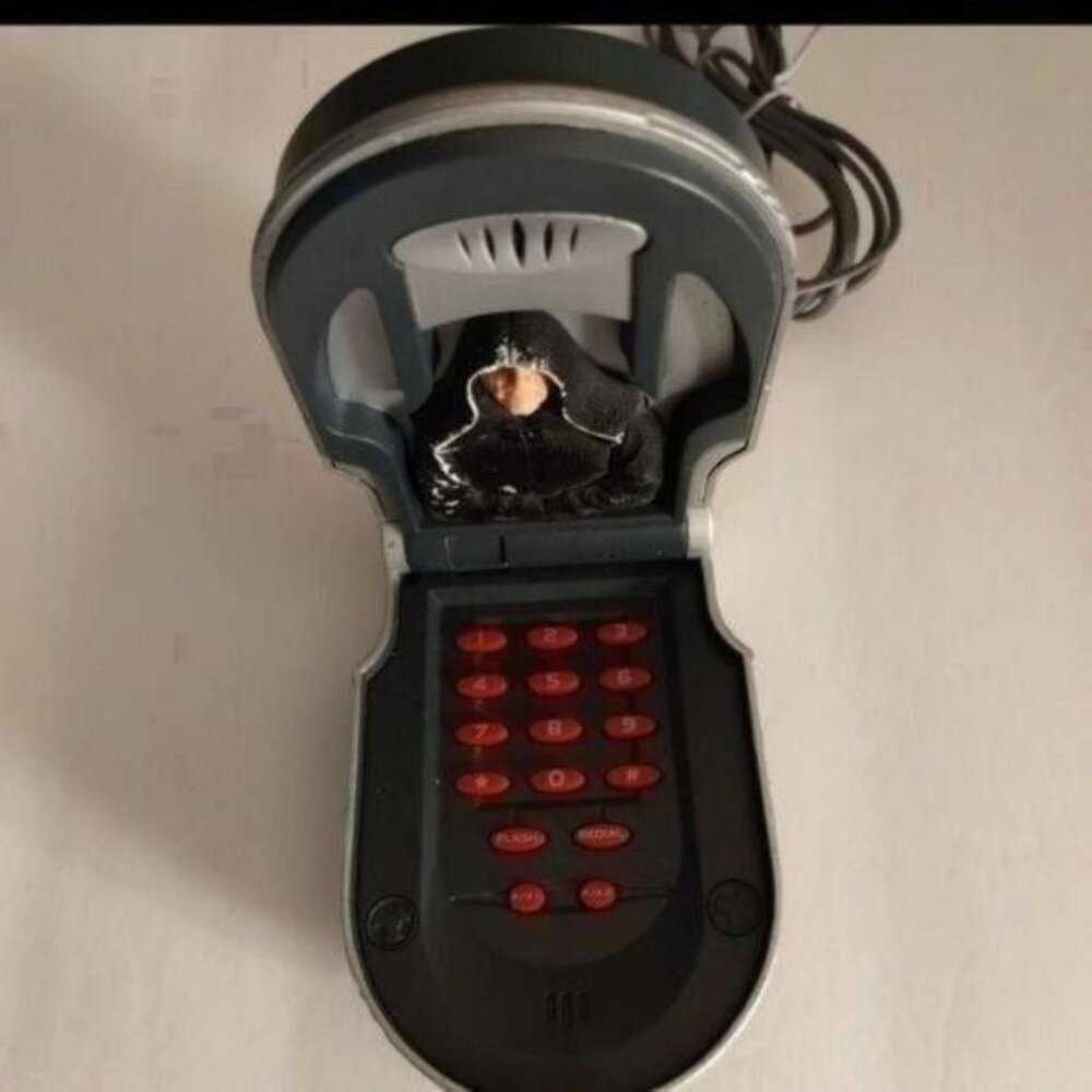 STARWARS FLIP PHONE W/CORD. LIKE NEW CONDITION-VINTAGE